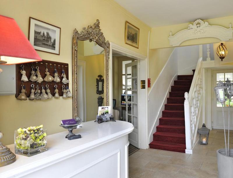 Logis Hotel Villa Marjane Saint-Jean-le-Blanc Екстериор снимка